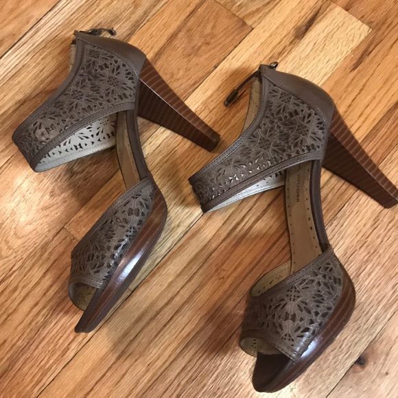 Adrienne Vittadini dark taupe dressy heel - Sz 7.5 - Picture 5 of 8